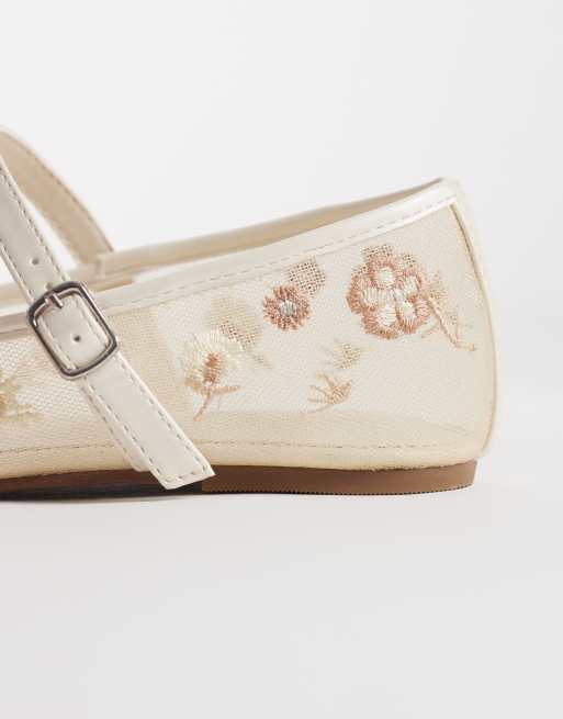 Glamorous embroidered mesh ballet flats in beige, 3 of 4