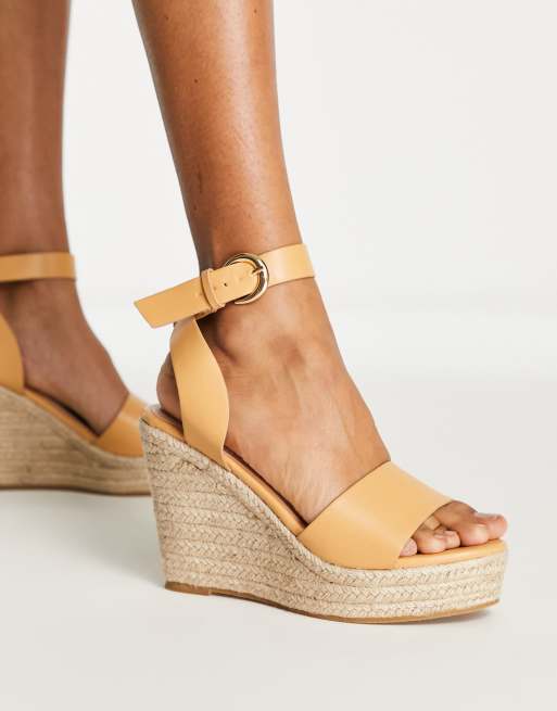 Glamorous espadrille wedge sandals in camel