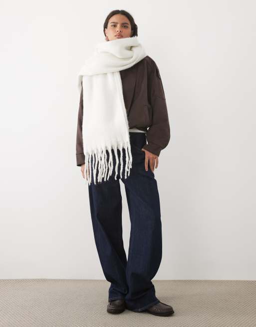 Glamorous extra mjuk scarf i krämfärg, 2 av 3