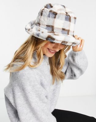 Glamorous faux fur bucket hat in blue check