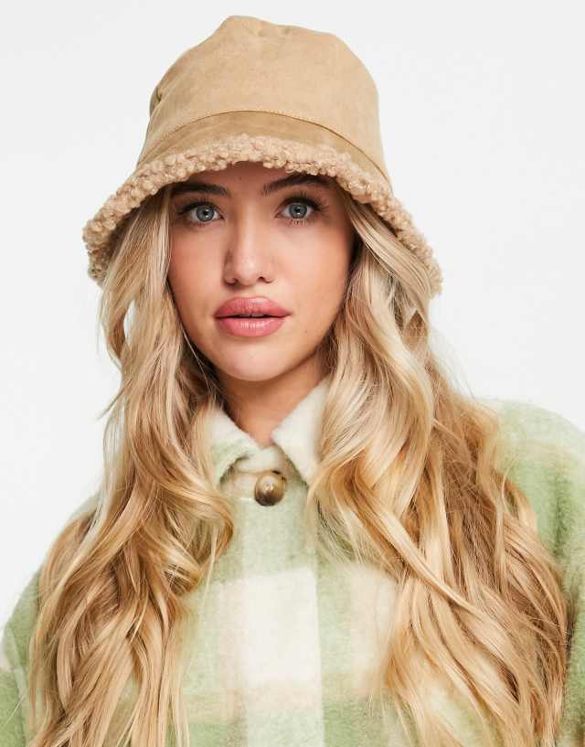 Glamorous faux suede bucket hat with sherpa trim in camel