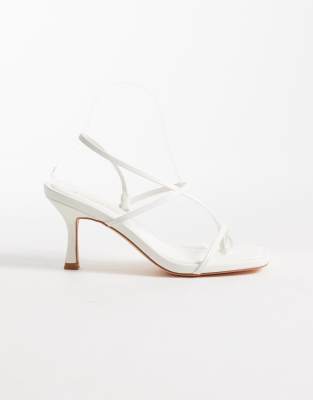 Glamorous - Filigrane Sandaletten in Weiß