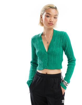 Glamorous Glamorous fitted cable knit cardigan in green-Grey