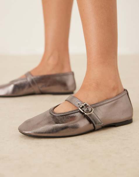 Glamorous – Flache Ballerinas in Bronze mit Riemchen mit Schnalle - view 1