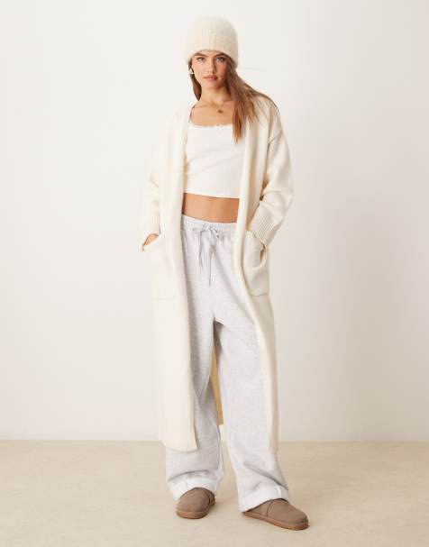 Glamorous – Flauschige Maxi-Strickjacke in Cremeweiß - view 1