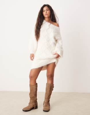 fluffy argyle cream knit mini sweater dress-Red