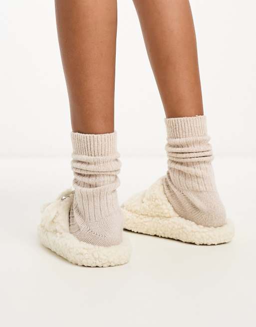 Ugg fluff outlet buckle