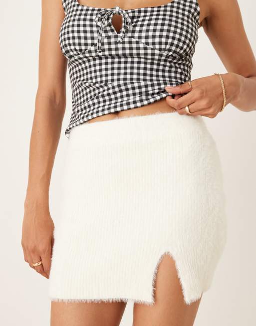 Glamorous Fluffy-Knit Mini-Skirt in off white, 3 of 5