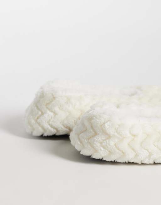 Glamorous fluffy slippers in cream, 4 of 4