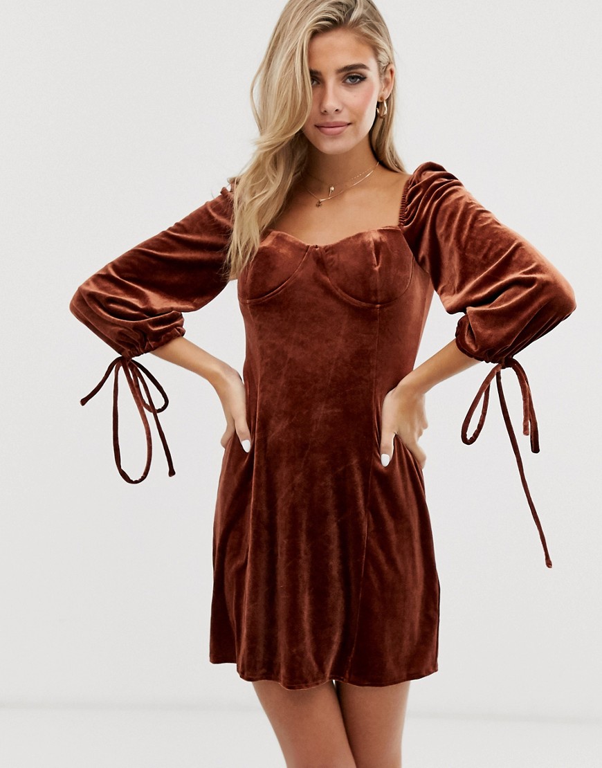 Glamorous - Fluwelen jurk met structuur en gestrikte mouwen-Bruin