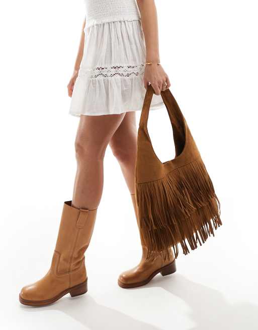 Glamorous fringed faux suede shoulder bag in tan, 3 of 4