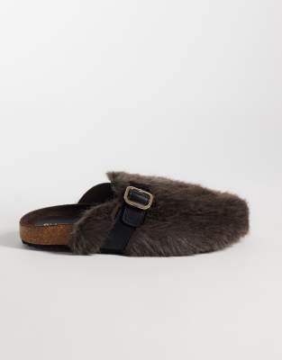 Glamorous Furry Clogs With Buckle In Brown