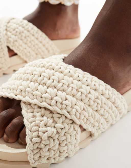 Glamorous - Gehaakte slippers met gekruiste bandjes in crème, 2 van 4