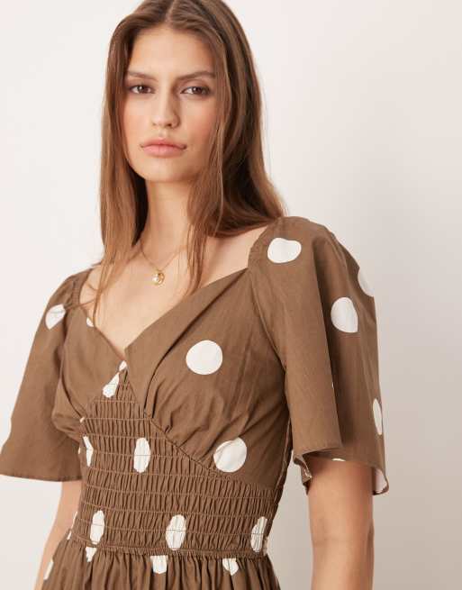 Glamorous - Gelaagde midaxi jurk met V-hals in bruin met witte stippen, 2 van 4