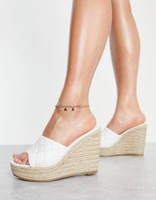 Glamorous - Gesteppte Espadrilles-Sandalen in Weiß mit Keilabsatz