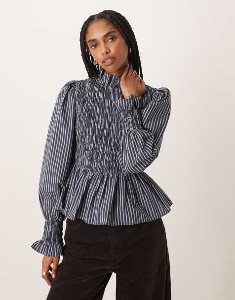 Glamorous - Gestreepte blouse met ruches aan de hals, gesmokt lijfje en lange mouwen in marineblauw - view 1