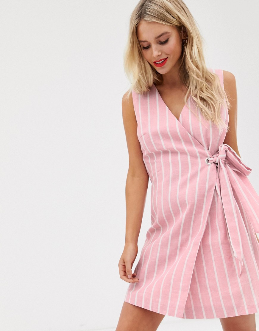 Glamorous - Gestreepte jurk met textuur en overslag aan de voorkant-Roze