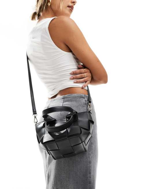 Glamorous – Gewebte Beuteltasche in Schwarz mit Schulterriemen, 4 von 4