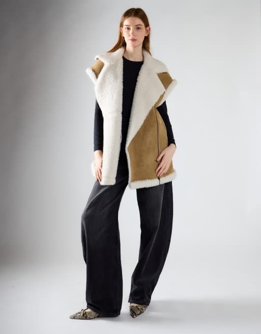 Glamorous Gilet in stone cream, 2 of 4