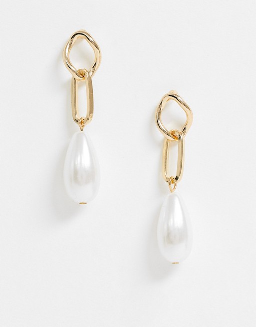Glamorous gold link and pearl drop earrings