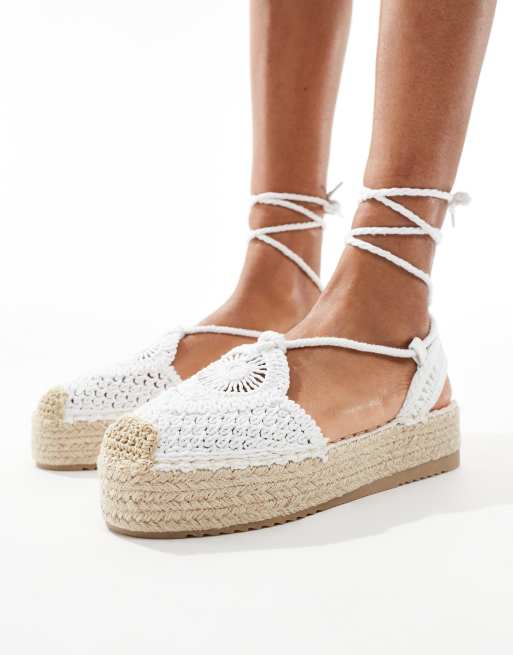Glamorous – Gräddvita, platta espadrillos med virkad överdel, 2 av 4