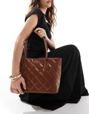 Glamorous - Große, gesteppte Schultertasche in Braun