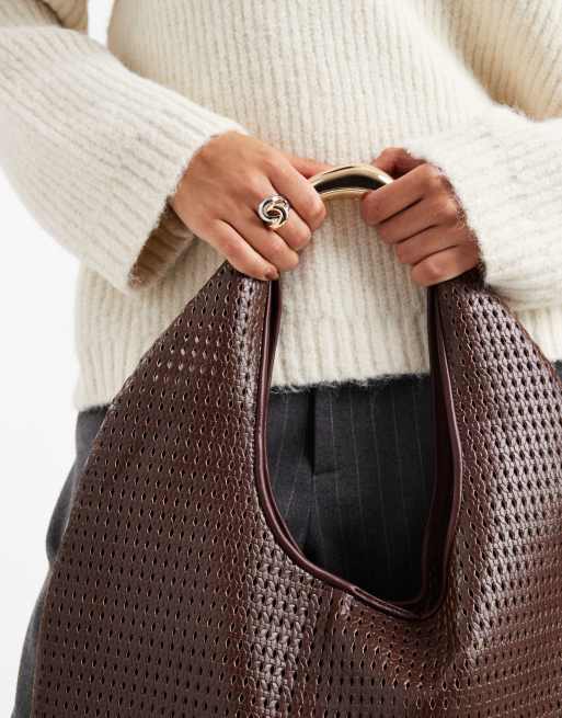 Glamorous – Große, gewebte Schultertasche in Braun mit goldfarbenem Metallbesatz, 2 von 4