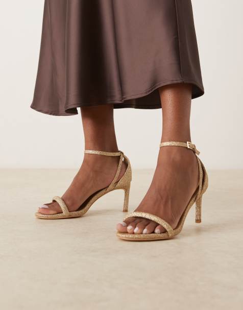Glamorous – Guldfärgade barely there-sandaler med klack och glitter - view 1