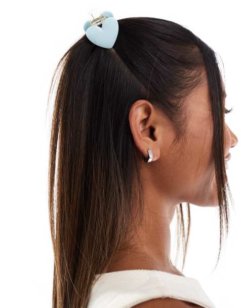 Glamorous heart hair claw clip in blue - view 1