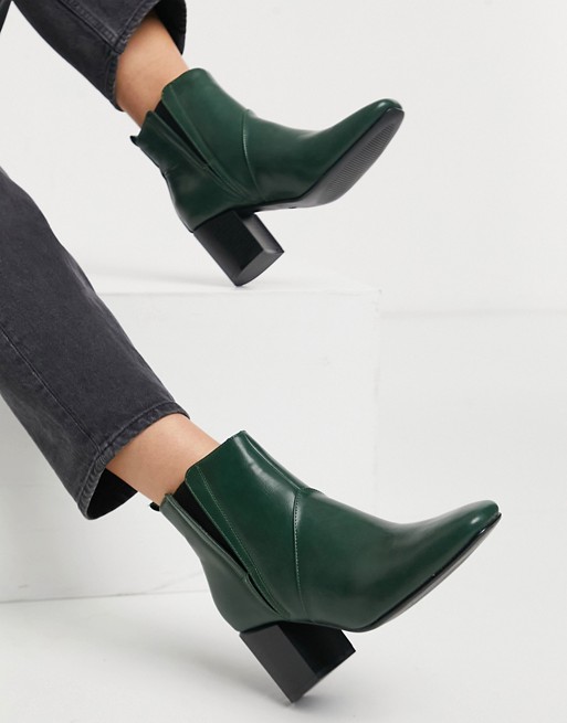 Glamorous heeled chelsea boots in forest green