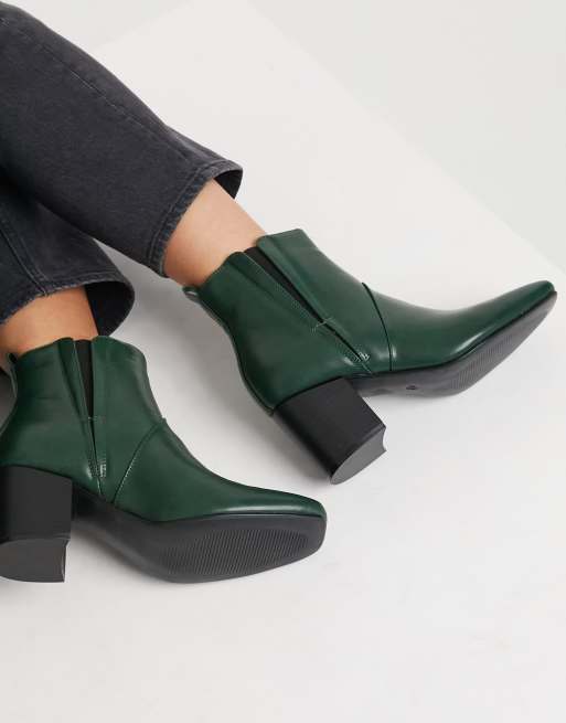 Glamorous heeled chelsea boots in forest green