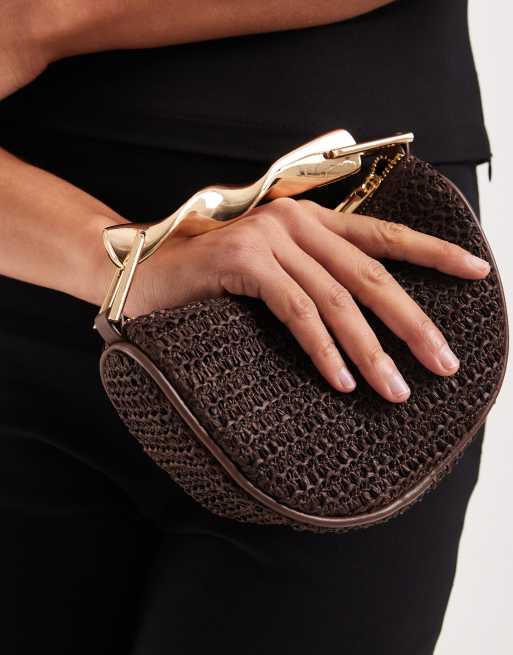 Glamorous – Henkeltasche aus gewebtem Raffiabast in Braun mit goldenem Metallhenkel, 3 von 4