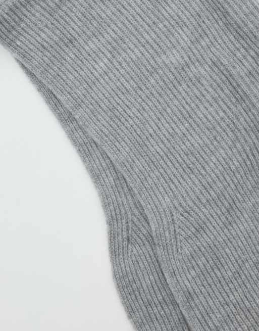 Glamorous hooded triangle scarf in grey, 4 of 5