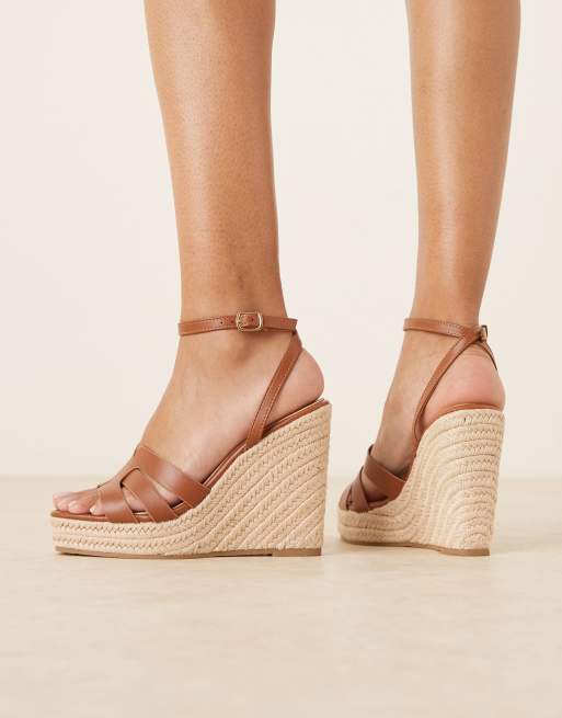 Glamorous – Jasnobrązowe sandały espadryle na obcasie i koturnie, 3 z 4