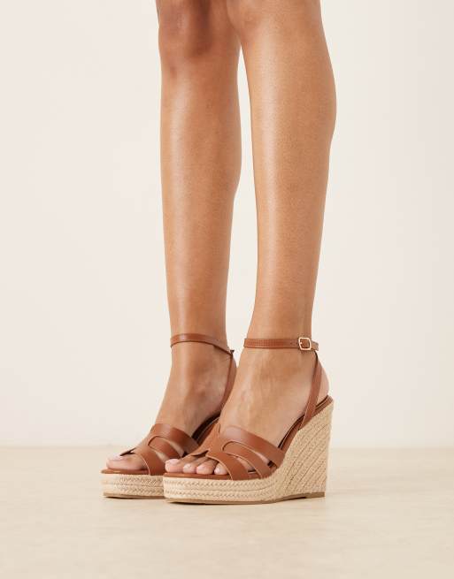 Glamorous – Jasnobrązowe sandały espadryle na obcasie i koturnie, 4 z 4