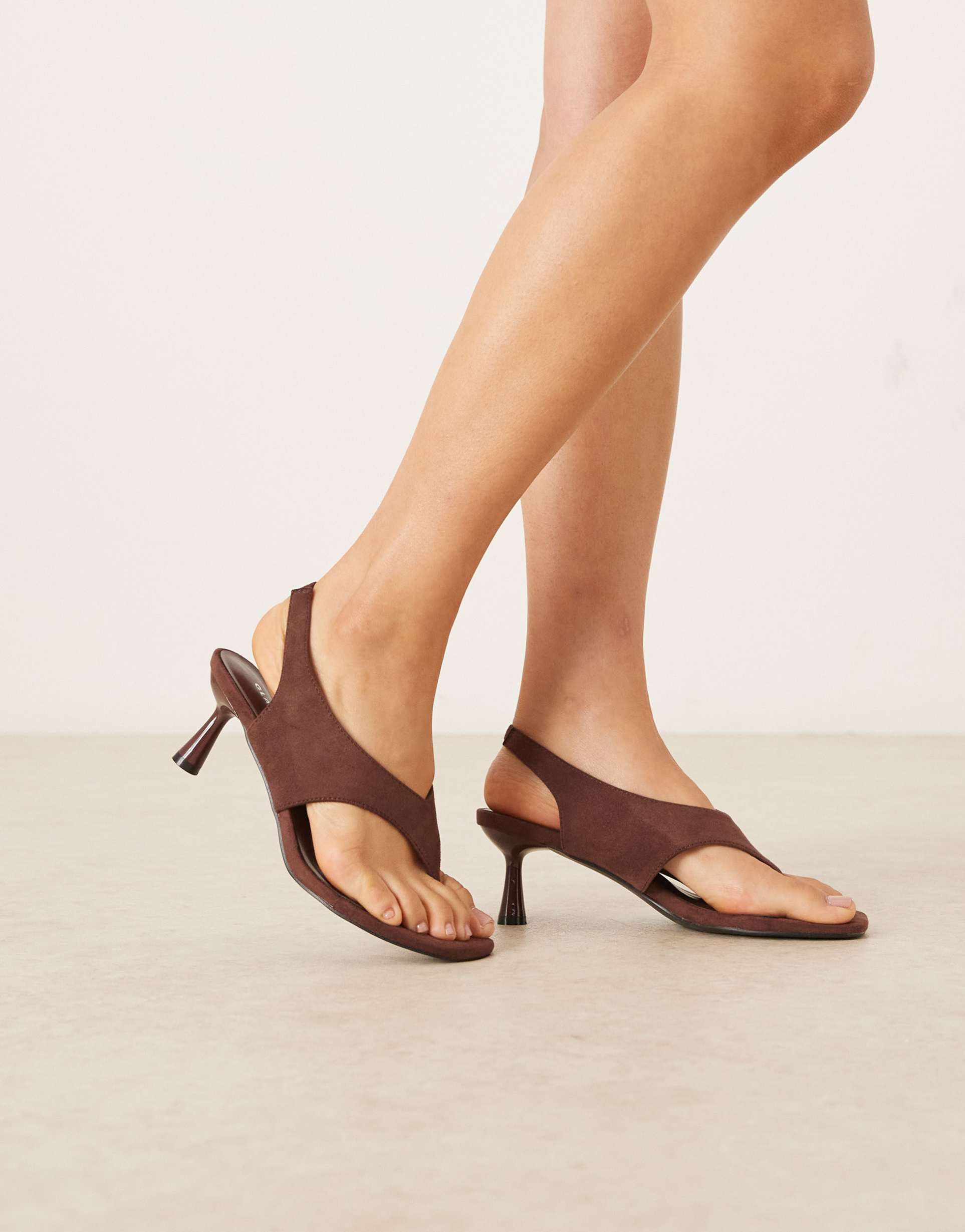 glamorous kitten heel thong sandals in brown faux suede