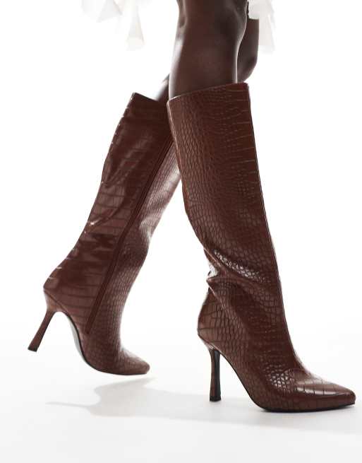 Glamorous – Kniehohe Stiefel in Kroko-Cognacbraun mit Kitten-Absatz, 4 von 4