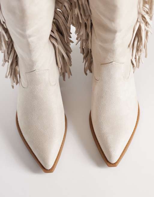 Glamorous – Kniehohe Westernstiefel aus Wildlederimitat in Cremeweiß mit Fransen, 4 von 4
