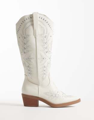 Glamorous - Kniehohe Westernstiefel in Cremeweiß mit Stickerei