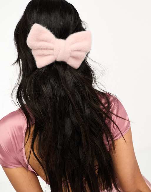 Glamorous knitted hair bow in blush pink