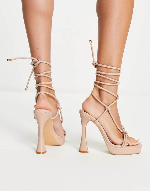 Heels with front clearance platform