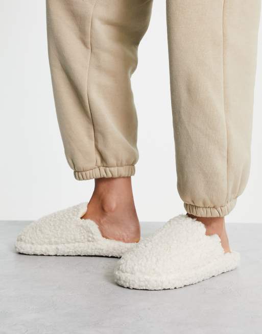 Glamorous – Krämvita, fluffiga tofflor