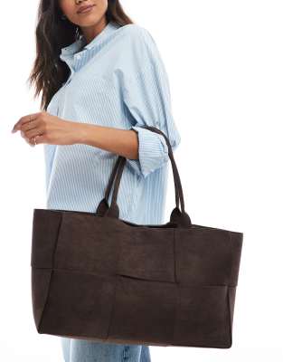Glamorous Glamorous large woven faux suede tote bag in dark brown-Blue
