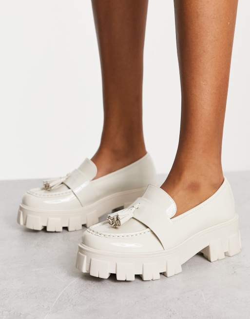 Glamorous - Loafers met dikke zool en kwastjes in gebroken wit