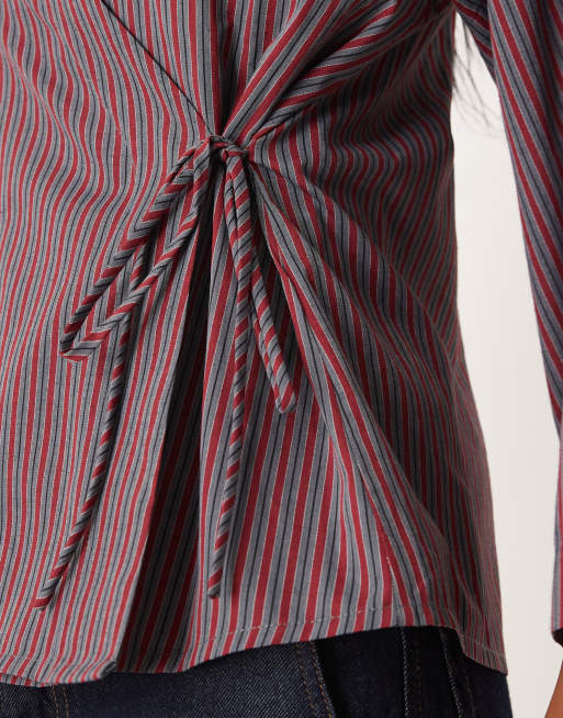 Glamorous – Locker geschnittenes Hemd aus Popeline in Rot und Grau gestreift mit Bindeband vorne, 4 von 4