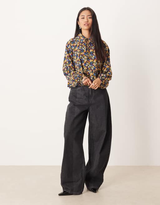 Glamorous Long sleeve blouses in dark floral, 2 of 4