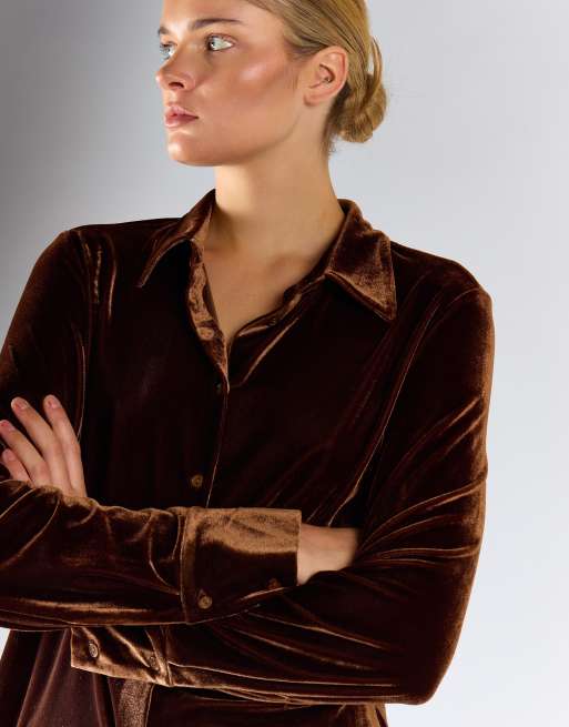 Glamorous Long sleeve button-down shirt in brown velvet, 4 of 4