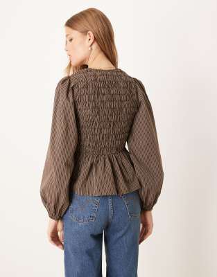 Glamorous Long Sleeve Tie Front Shirred Blouse In Brown