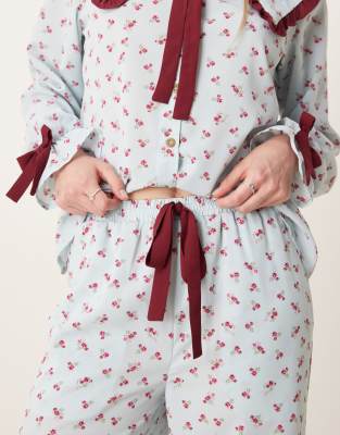 Glamorous Long Sleeve Top And Bottoms Pajama Set In Gray