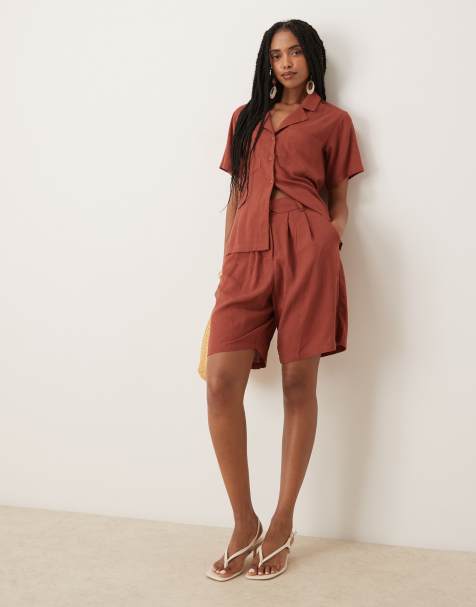 Glamorous Longline tailored shorts in umber